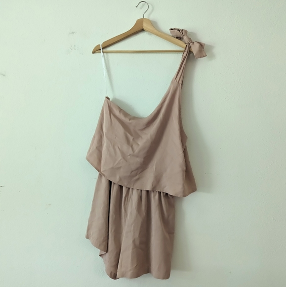 NWT Lulus Destined For Chicness One Shoulder Romper - Picture 6 of 11